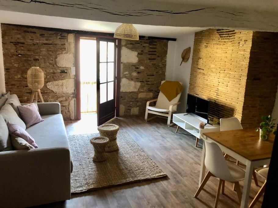 Appartement Au Coeur Du Centre Historique Bergerac Exterior photo